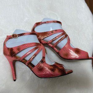 WILD ROSE Gold Pink Strappy Faux Snake‎ Heels, size 7